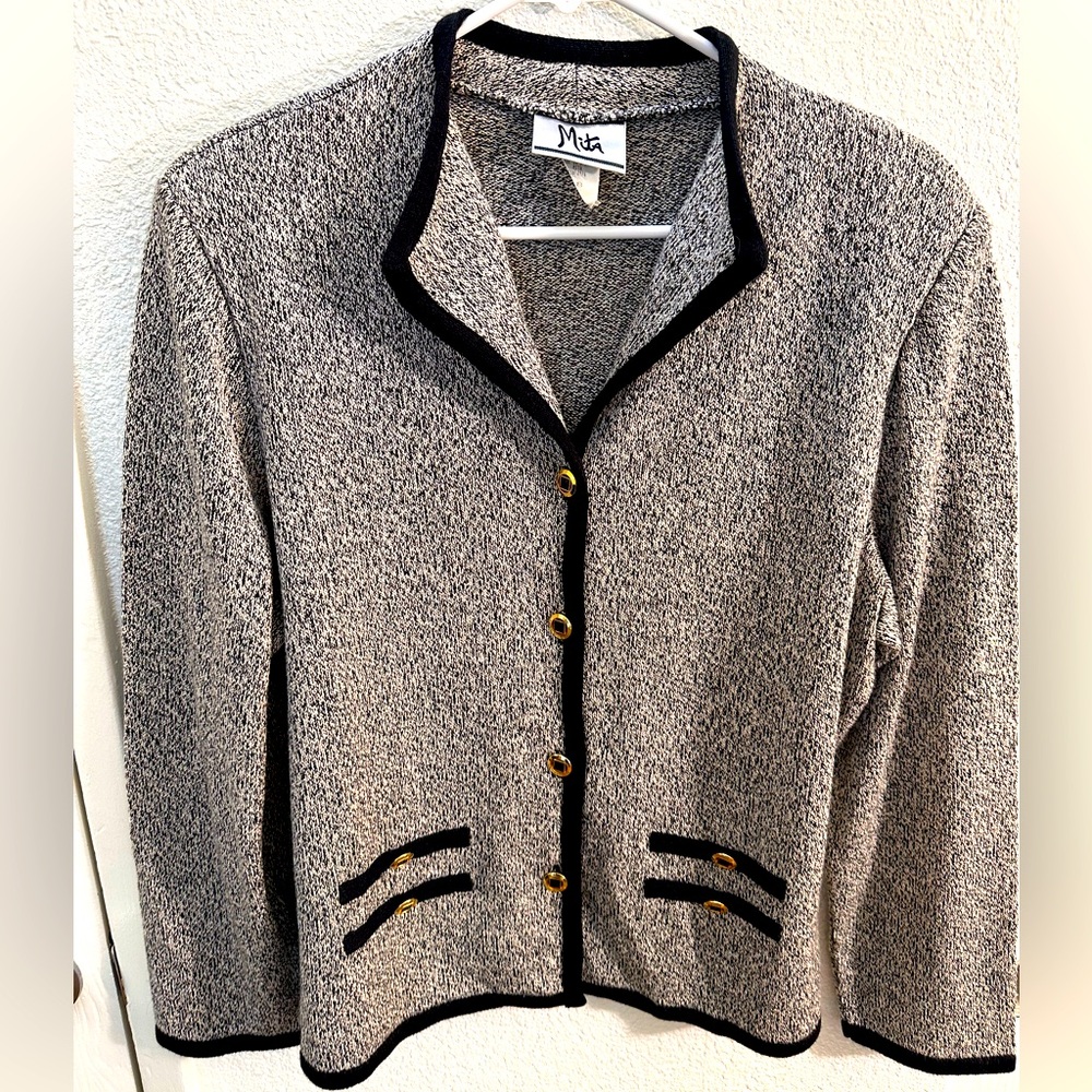 Mila Black and Gray Blazer style Cardigan with Gold Buttons.
Size 18